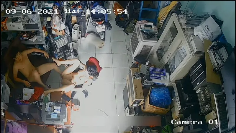 Bà xã anh xã xoạc nhau trong của buồi máy tính
